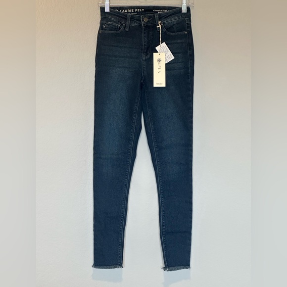 Laurie Felt Denim - NWT Laurie Felt Classic Clean Jean Ankle Skinny Raw hem - 00